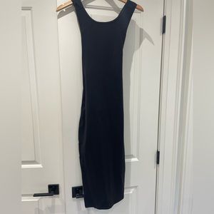 Lululemon black dress. Never worn. Size 8.